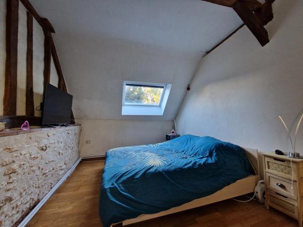 Ensemble de deux maisons, au moins 3 chambres, 207 m² sur un terrain de plus de 2000 m².