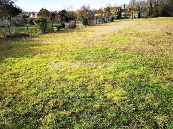 Terrain de 821 m²
