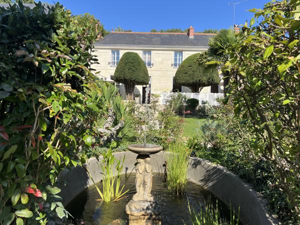 Cinq-Mars-la-Pile (37130) Maison en pierre avec jardin paysagé