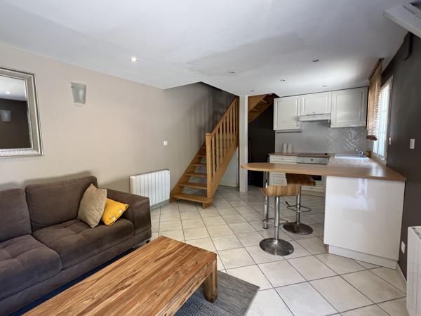 Cinq-Mars-la-Pile (37130) Maison en pierre avec jardin paysagé