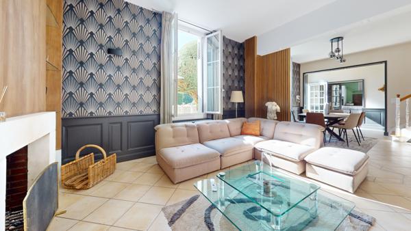 Cinq-Mars-la-Pile (37130) Maison en pierre avec jardin paysagé