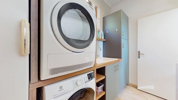 Cinq-Mars-la-Pile (37130) Maison en pierre avec jardin paysagé