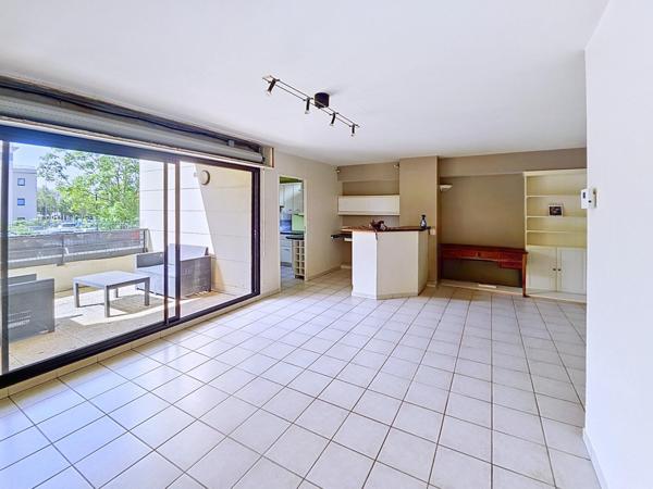 Bel et vaste appartement de 82 m² Résidence SCHUMANN