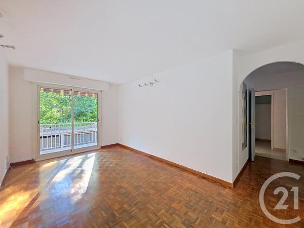 Appartement T3 à vendre  3 pièces - 61,12 m 2   MARSEILLE  - 13013