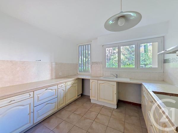 Appartement T3 à vendre  3 pièces - 61,12 m 2   MARSEILLE  - 13013