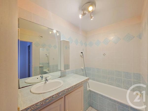 Appartement T3 à vendre  3 pièces - 61,12 m 2   MARSEILLE  - 13013