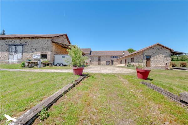 Maison à vendre |  Le Vigen |  8 pièces | 589 m²
