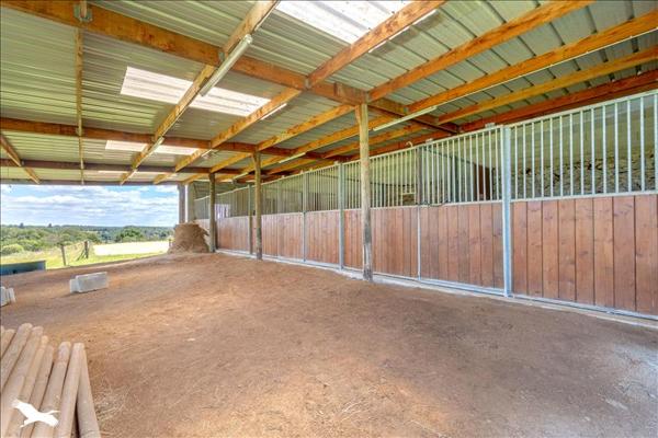 Maison à vendre |  Le Vigen |  8 pièces | 589 m²