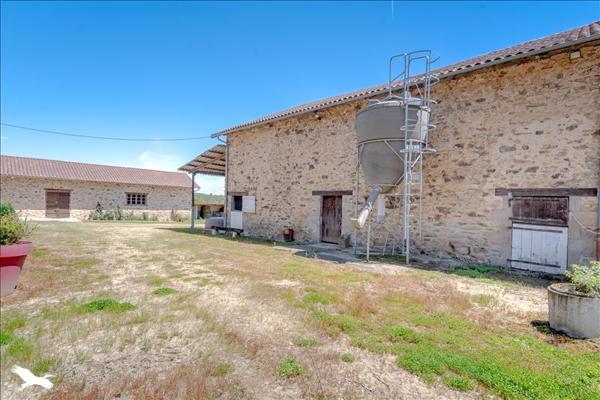 Maison à vendre |  Le Vigen |  8 pièces | 589 m²