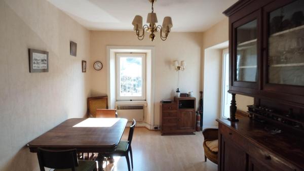 Maison 2 appartements et terrain