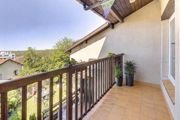 Maison
         7 pièces
        - 170 m² 1 015 000 € *