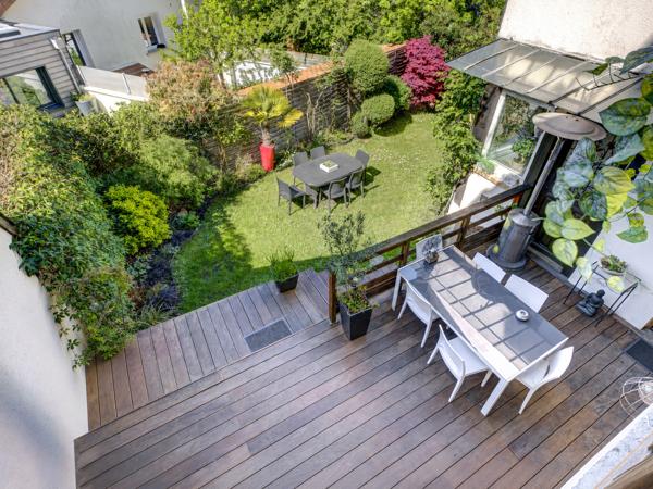 Maison
         7 pièces
        - 170 m² 1 015 000 € *
