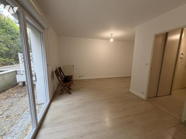 TOURS CENTRE – APPARTEMENT T1 AVEC TERRASSE