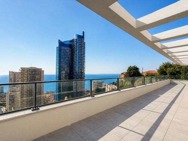 APPARTEMENT D'EXCEPTION 5 PIÈCES – DERNIER ÉTAGE – TERRASSE 65 m² – AUX PORTES DE MONACO