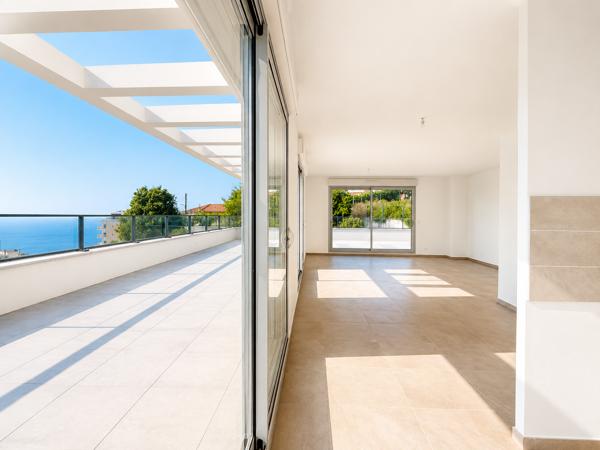 APPARTEMENT D'EXCEPTION 5 PIÈCES – DERNIER ÉTAGE – TERRASSE 65 m² – AUX PORTES DE MONACO