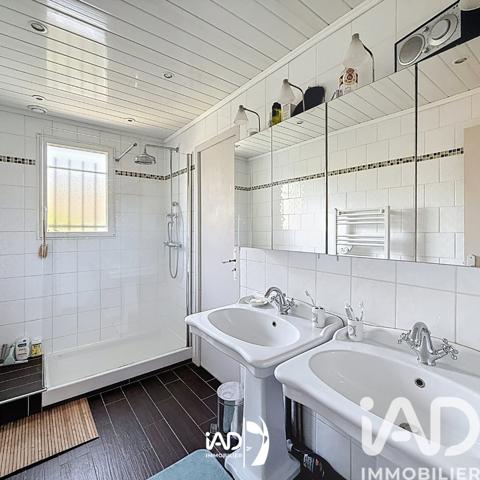 Maison à vendre 8 pièces 168 m² Saint-Léger-du-Bourg-Denis