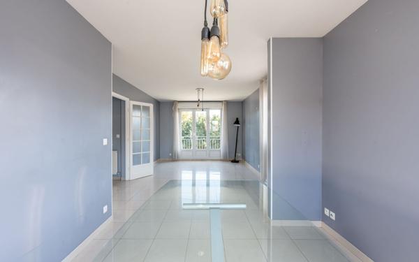 Maison à vendre    10 pièces • 200 m2 Ormesson-sur-Marne