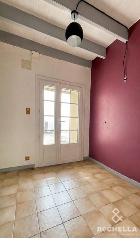Maison de village avec 3 chambres et grand garage attenant