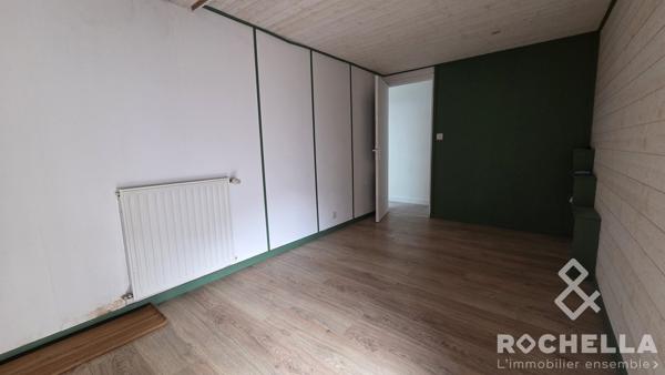 Maison de village avec 3 chambres et grand garage attenant
