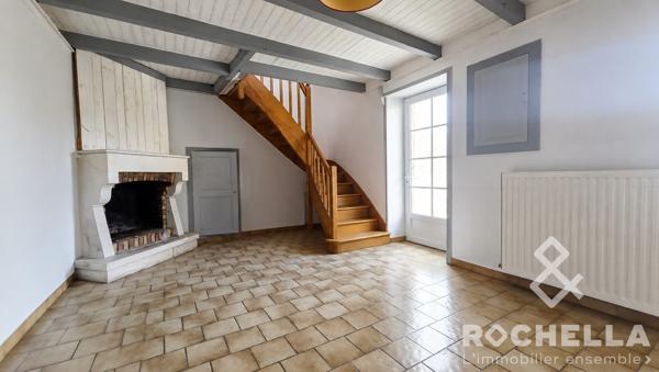 Maison de village avec 3 chambres et grand garage attenant
