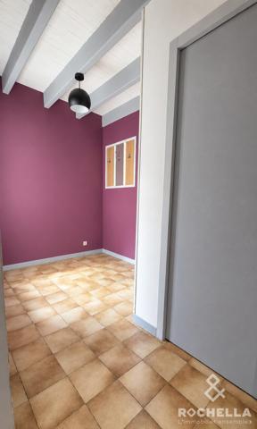 Maison de village avec 3 chambres et grand garage attenant