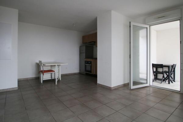 AGDE – T3 RÉCENT – 64 m² – TERRASSE + 2 PARKINGS