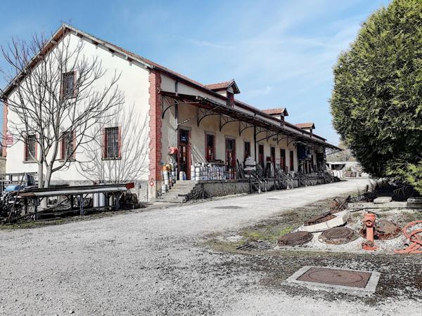 Site à fort potentiel – Investisseurs, artisans, promoteurs sur terrain 11653 m2. PROVINS (77)