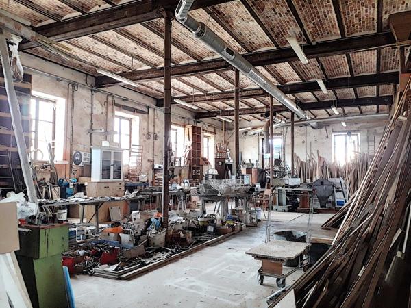 Site à fort potentiel – Investisseurs, artisans, promoteurs sur terrain 11653 m2. PROVINS (77)