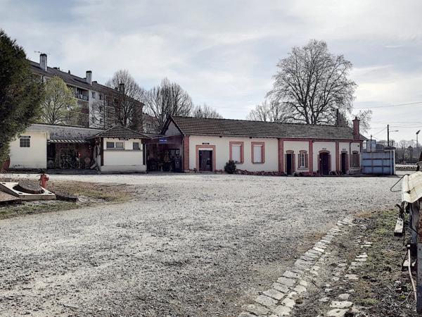 Site à fort potentiel – Investisseurs, artisans, promoteurs sur terrain 11653 m2. PROVINS (77)