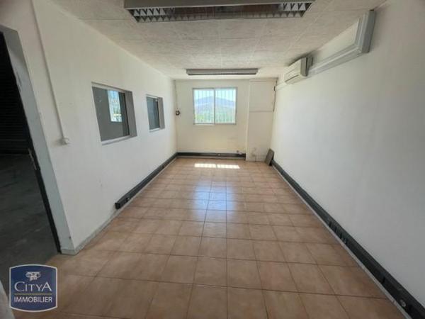 Local commercial à louer 452.09m²