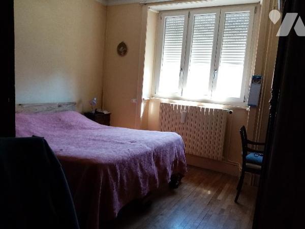 maison bourgeoise de 130 M² à 5 mns du centre ville , terrain 510 m²