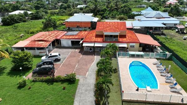 Vente Maison440 m² - 12 Pièces - SAINTE ANNE (97180)