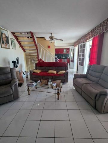 Vente Maison440 m² - 12 Pièces - SAINTE ANNE (97180)