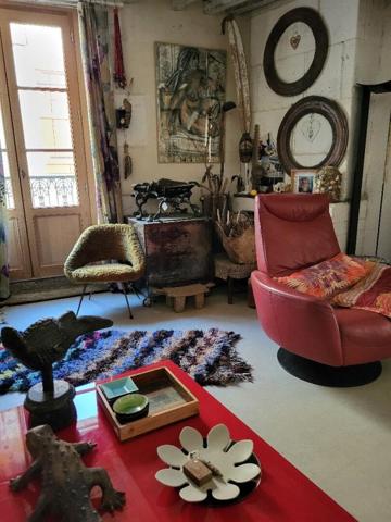 IMMEUBLE DE CARACTERE