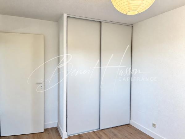 Appartement T2 de 43.60m² avec terrasse couverte et 1 place de parking