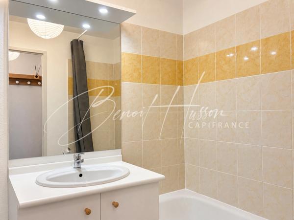 Appartement T2 de 43.60m² avec terrasse couverte et 1 place de parking