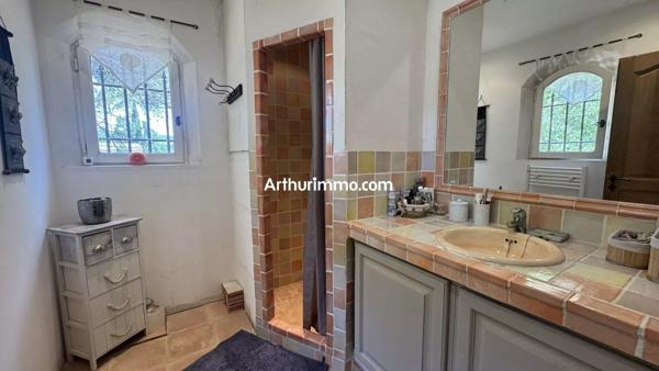 Vente                                                      Villa
                        
                     5 pièces                      225 m2                     à Flayosc
