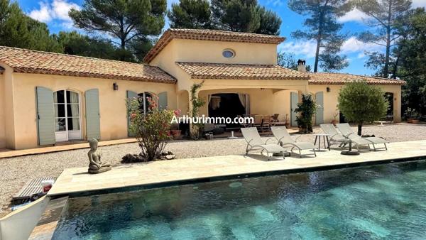 Vente                                                      Villa
                        
                     5 pièces                      225 m2                     à Flayosc