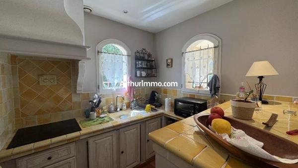 Vente                                                      Villa
                        
                     5 pièces                      225 m2                     à Flayosc