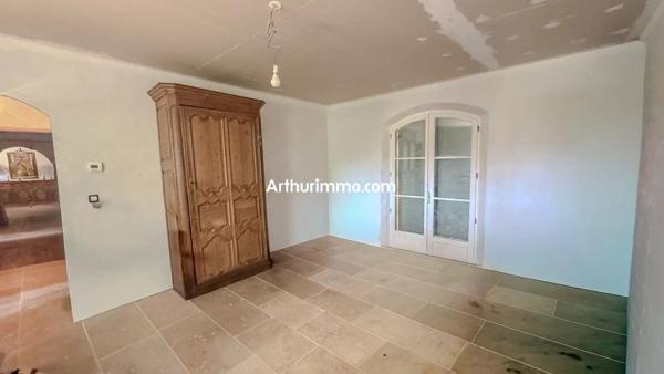 Vente                                                      Villa
                        
                     5 pièces                      225 m2                     à Flayosc