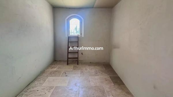 Vente                                                      Villa
                        
                     5 pièces                      225 m2                     à Flayosc