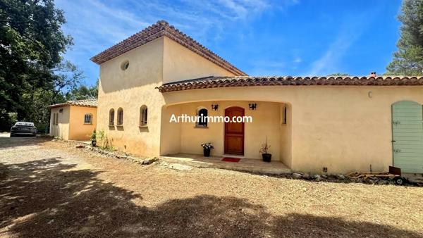 Vente                                                      Villa
                        
                     5 pièces                      225 m2                     à Flayosc