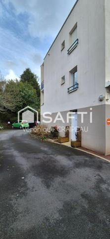 Lisère pentagone, T2 en parfait état situé en rez-de-chaussée d'une résidence avec place de parking