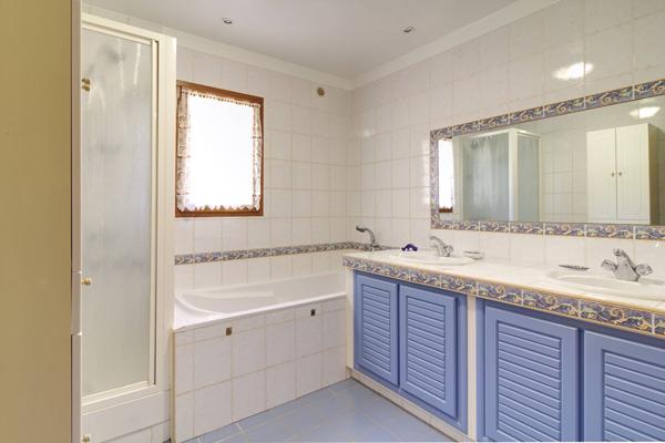 Saint-Aygulf maison vue mer 6 chambres piscine garage