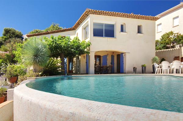 Saint-Aygulf maison vue mer 6 chambres piscine garage