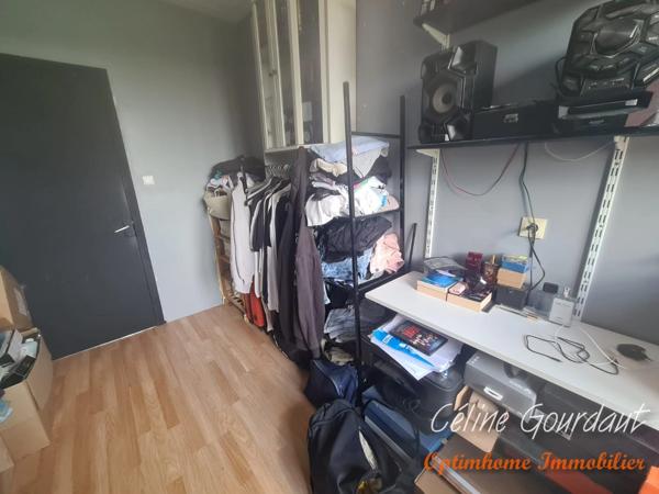 Maison 8 pces, 150 m², granges et jardin