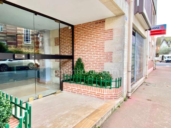 Bien atypique à fort potentiel - Plein centre ville de Deauville -Idéal investisseur ou projet mixte habitation/ professionnel