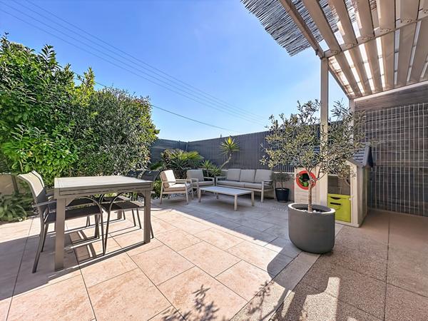Maison à vendre à Marseille avec Jardin, terrasse et garage : votre futur cocon !