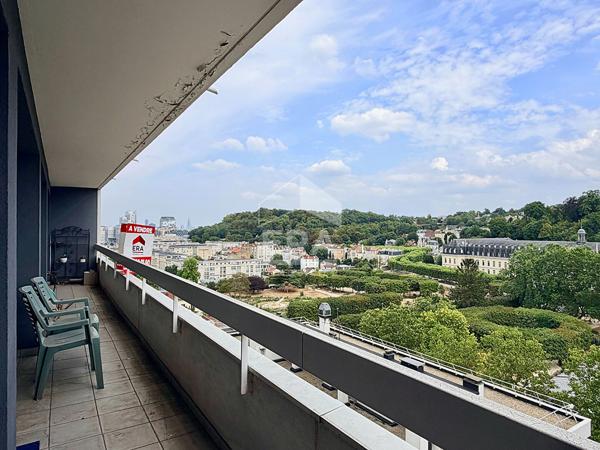 Sèvres centre - 4 pièces avec vue panoramique, deux balcons et parking