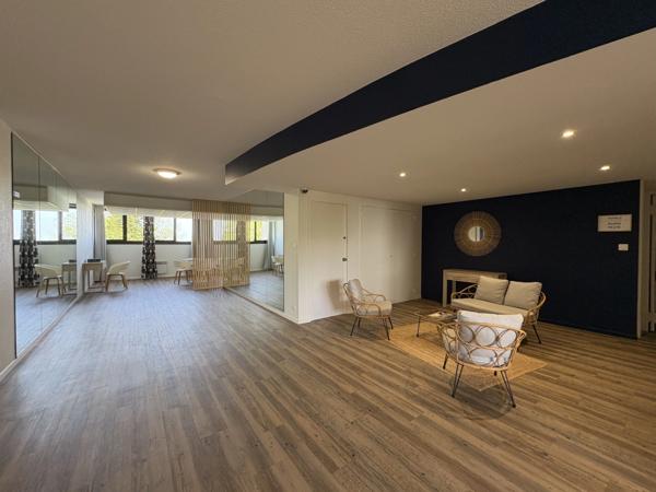 Dax (40) - À vendre studio meublé avec balcon et parking au cœur des thermes de Dax.